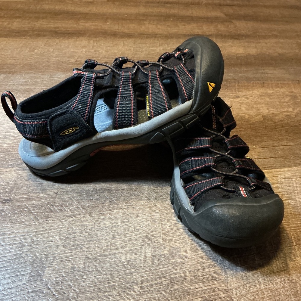 KEEN Newport H2 Waterproof Hiking Sandals Black Red Bungee see Measurements